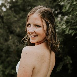 Meet your Posher, Jillian